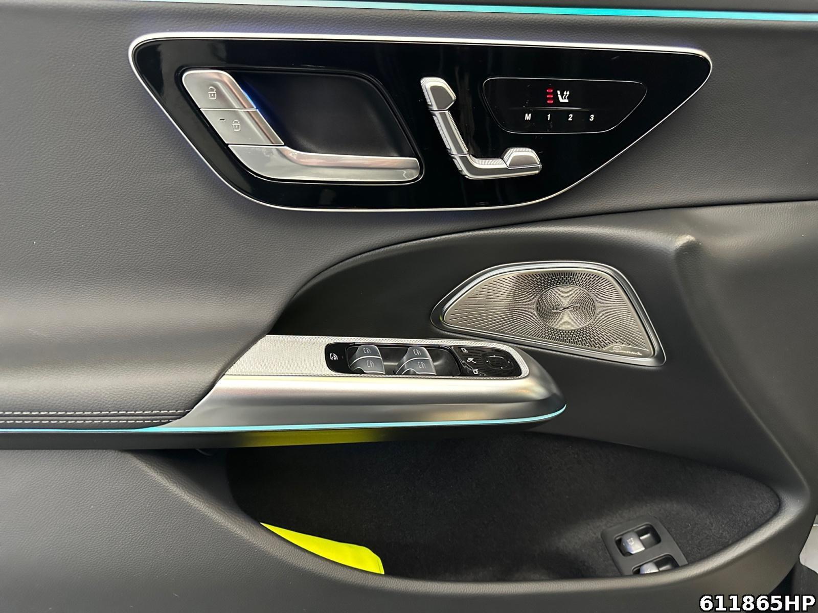 Fahrzeugabbildung Mercedes-Benz E 400 e 4M AMG Pano Burmester 360° HUD Keyless