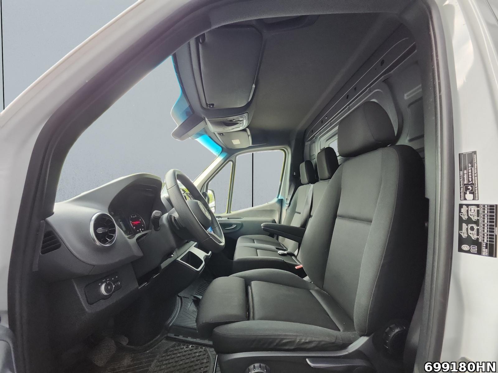 Fahrzeugabbildung Mercedes-Benz Sprinter 317 CDI Kasten PRO*L2H2*Navi*Kamera*