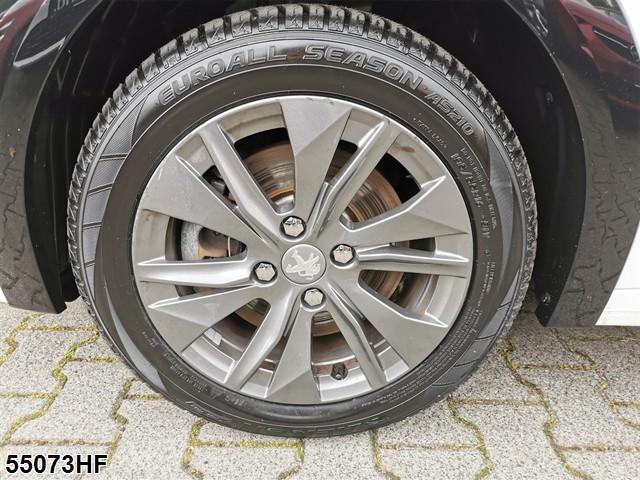 Fahrzeugabbildung Peugeot e-208 Active Pack+SHZ+USB+LED+PDC+AWR+KLIMA+DAB