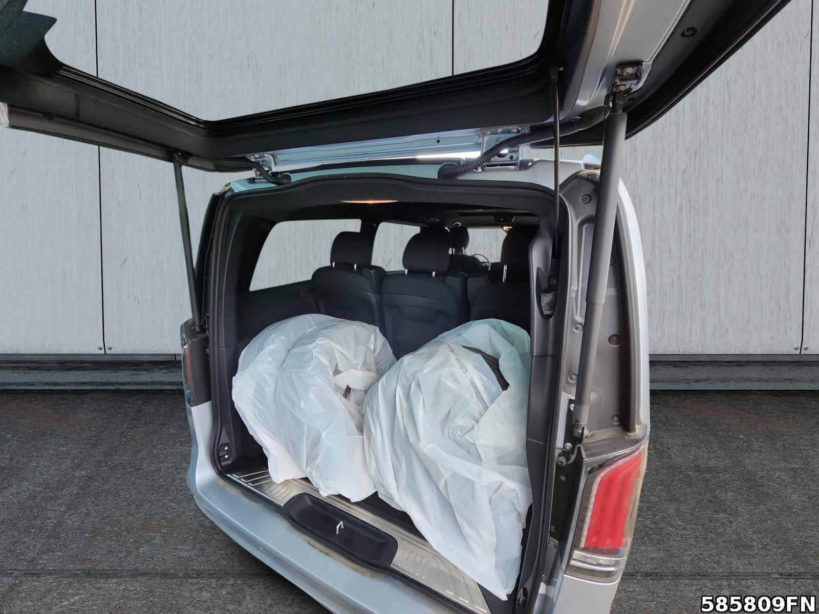 Fahrzeugabbildung Mercedes-Benz V 250 STYLE/L *PANO-DACH*STANDHEIZ*AHK*MULTIBEAM