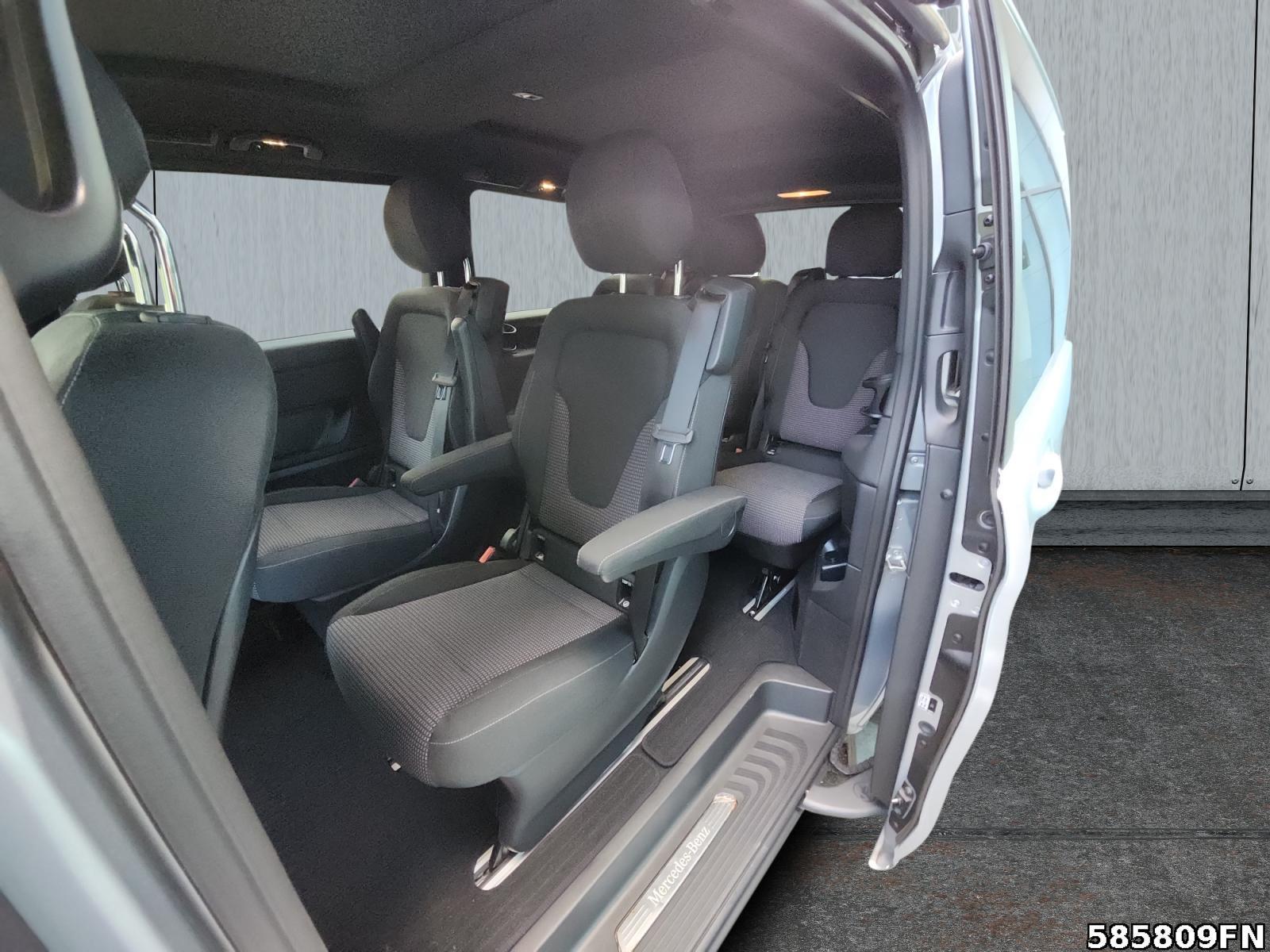 Fahrzeugabbildung Mercedes-Benz V 250 STYLE/L *PANO-DACH*STANDHEIZ*AHK*MULTIBEAM