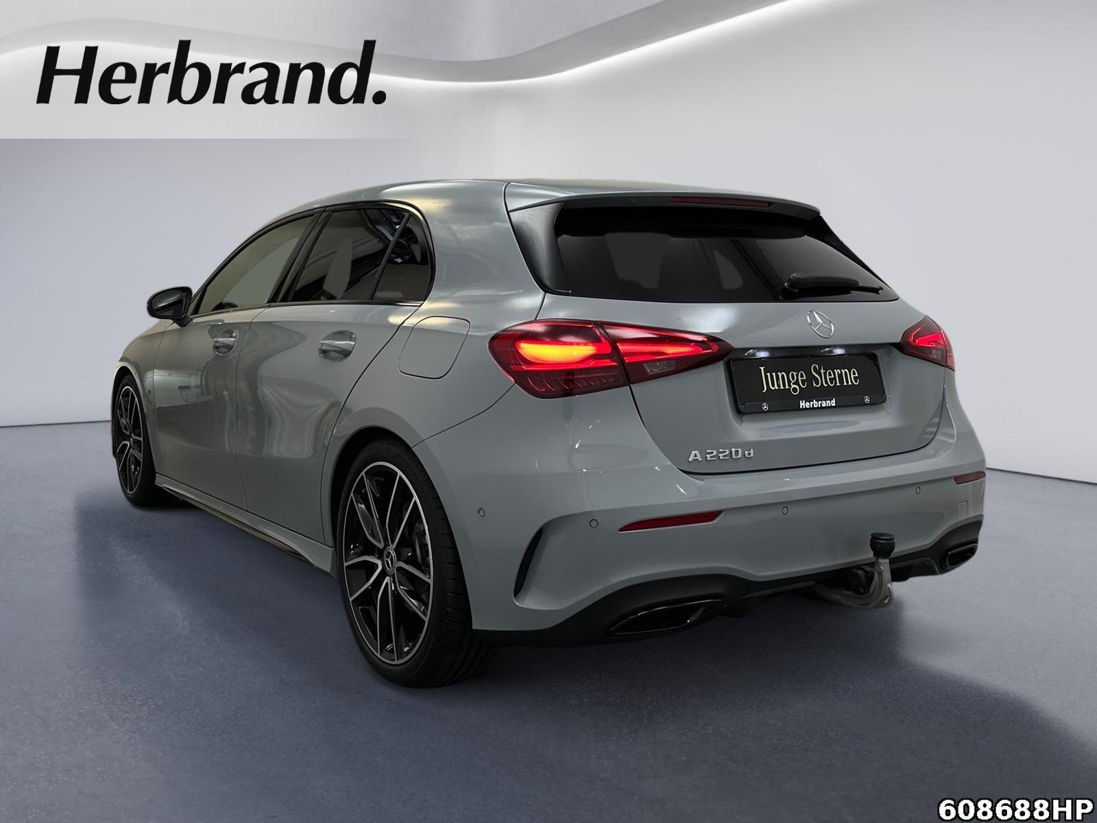 Fahrzeugabbildung Mercedes-Benz A 220 d AMG Pano AHK Night 19