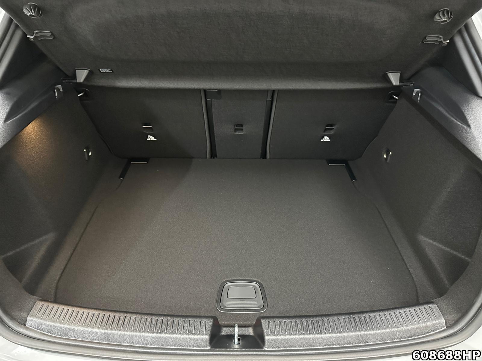 Fahrzeugabbildung Mercedes-Benz A 220 d AMG Pano AHK Night 19