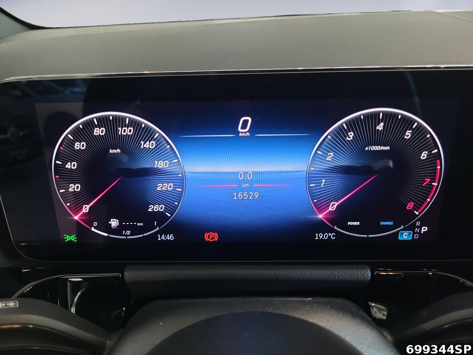Fahrzeugabbildung Mercedes-Benz GLA 200 AMG AHK Distronic MULTIBEAM CarPlay 19