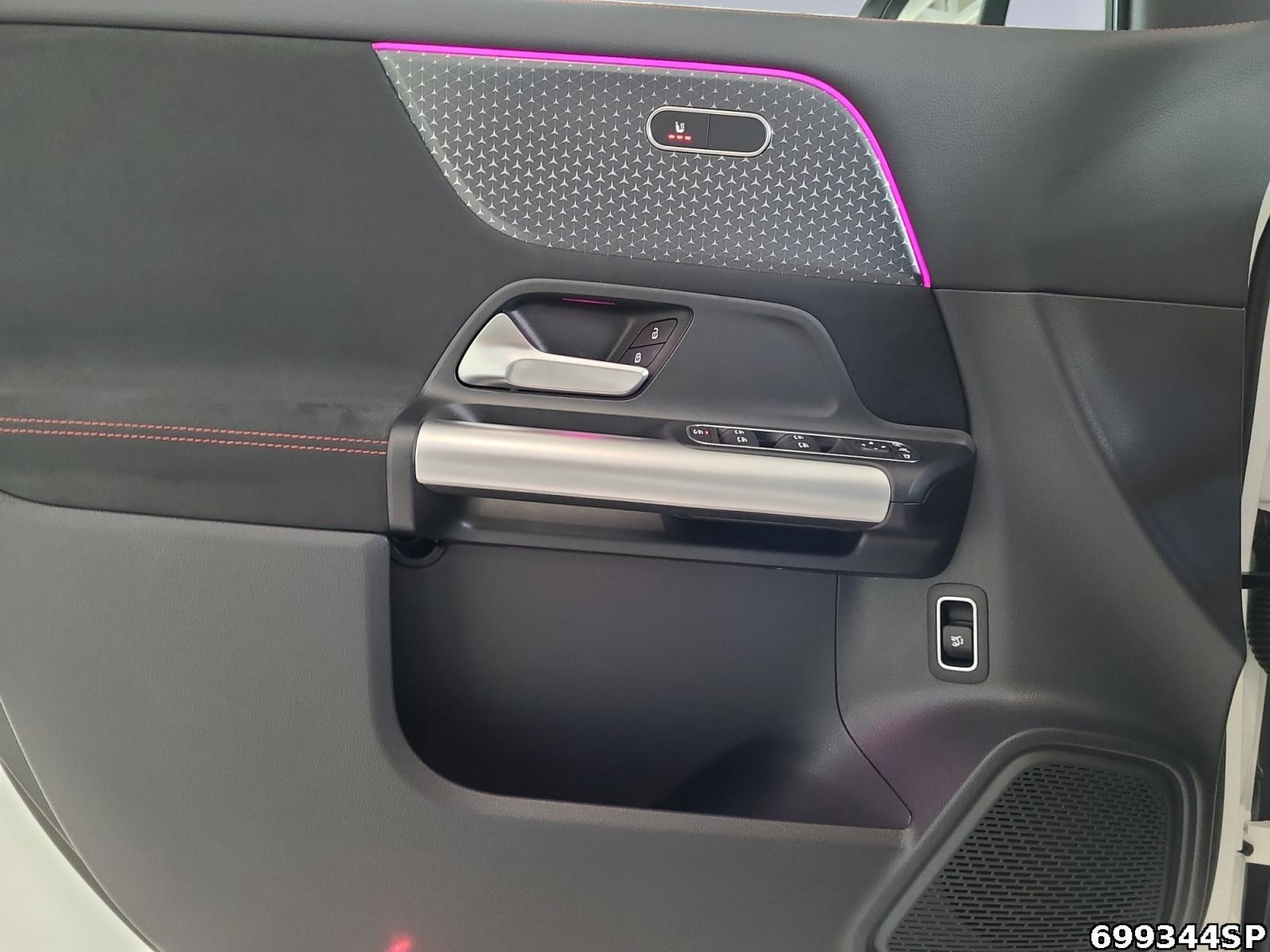 Fahrzeugabbildung Mercedes-Benz GLA 200 AMG AHK Distronic MULTIBEAM CarPlay 19