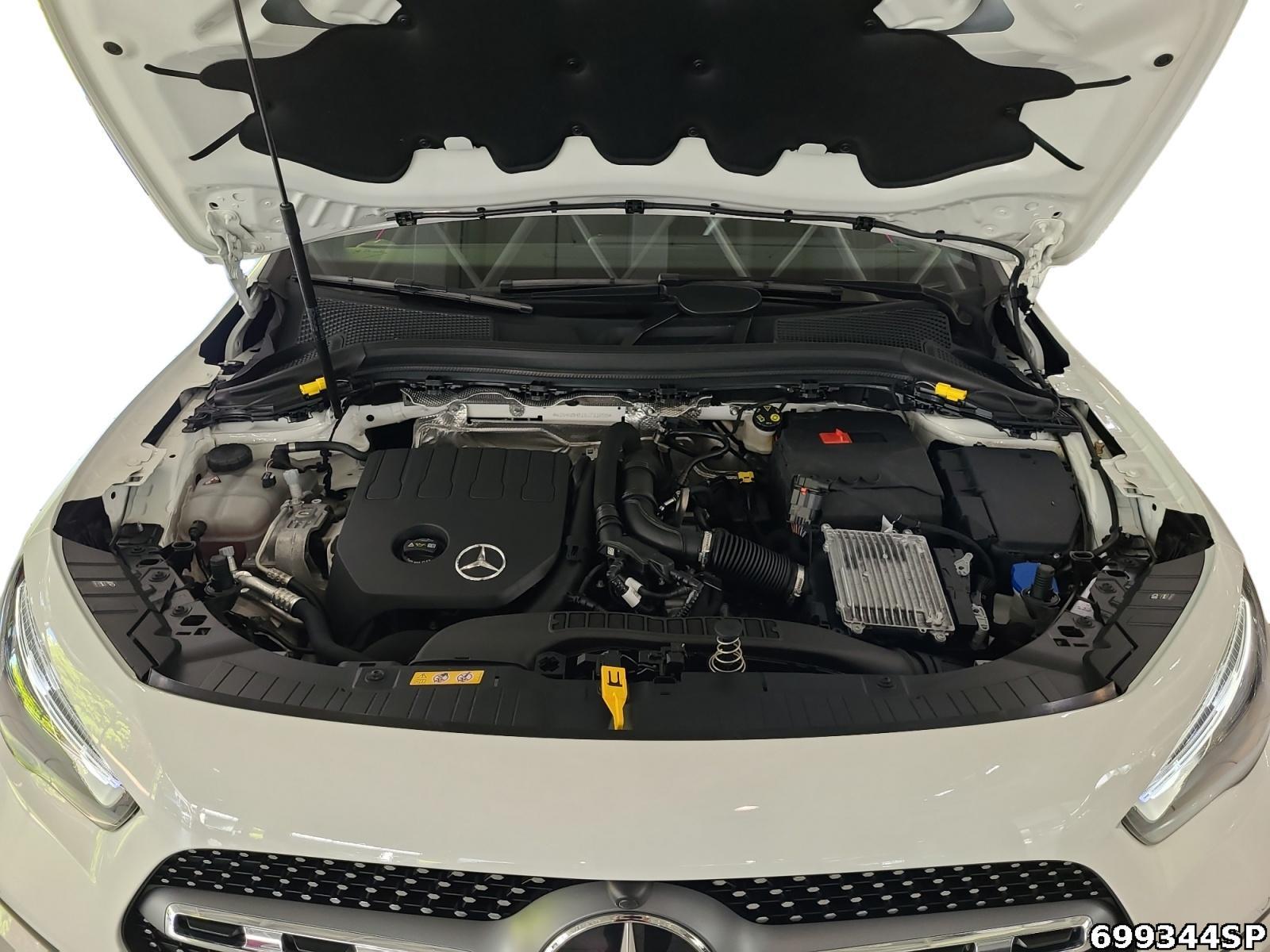 Fahrzeugabbildung Mercedes-Benz GLA 200 AMG AHK Distronic MULTIBEAM CarPlay 19