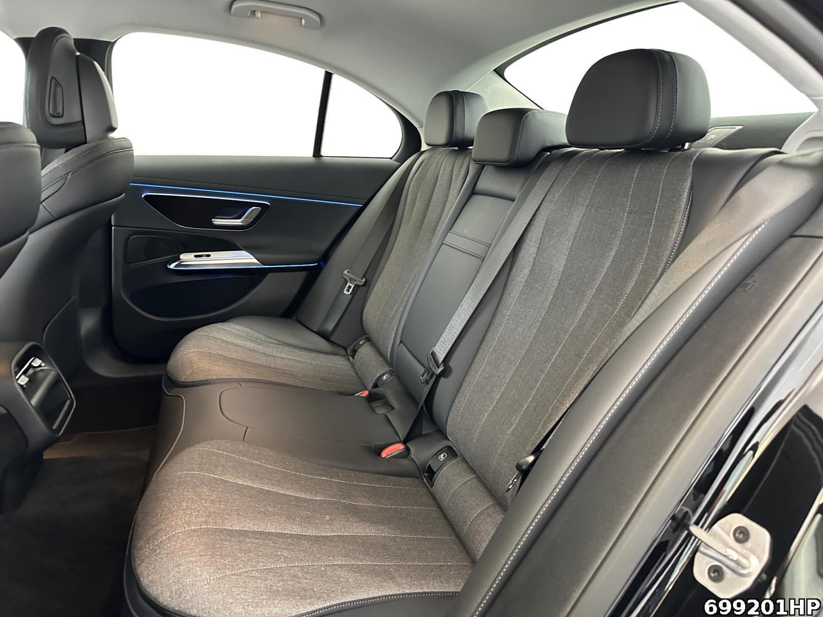 Fahrzeugabbildung Mercedes-Benz E 200 Avantgarde LED Ambiente KEYLESS CarPlay