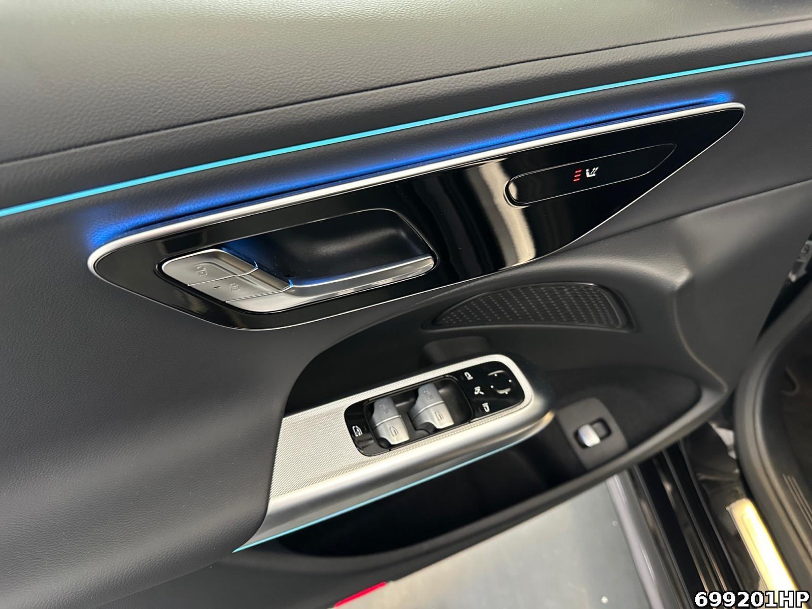 Fahrzeugabbildung Mercedes-Benz E 200 Avantgarde LED Ambiente KEYLESS CarPlay