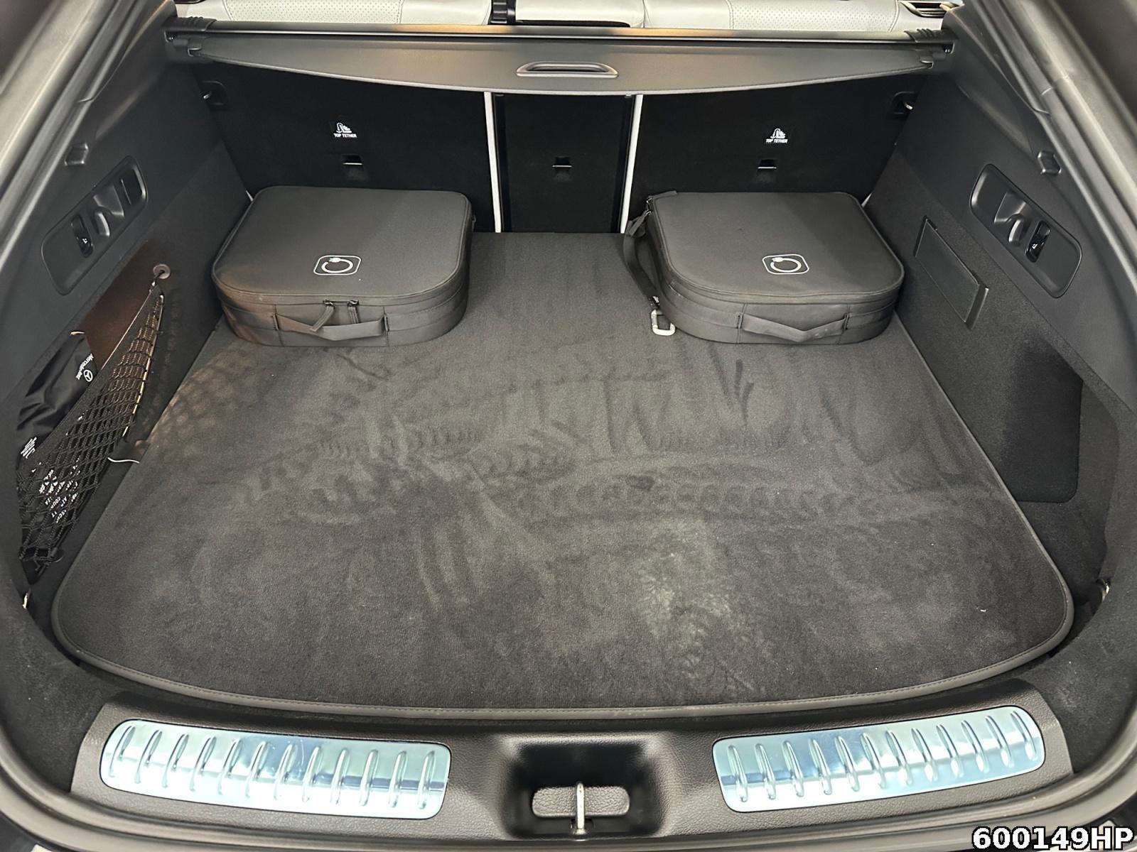Fahrzeugabbildung Mercedes-Benz GLC 300 e 4M AMG Coupé AHK Pano DIGITAL LIGHT