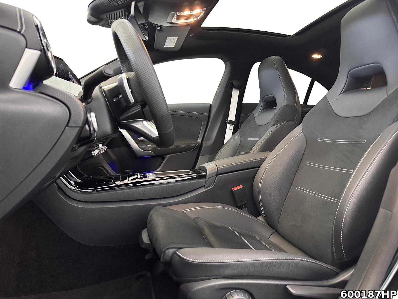 Fahrzeugabbildung Mercedes-Benz CLA 200 AMG Night Pano Distronic Kamera Ambient