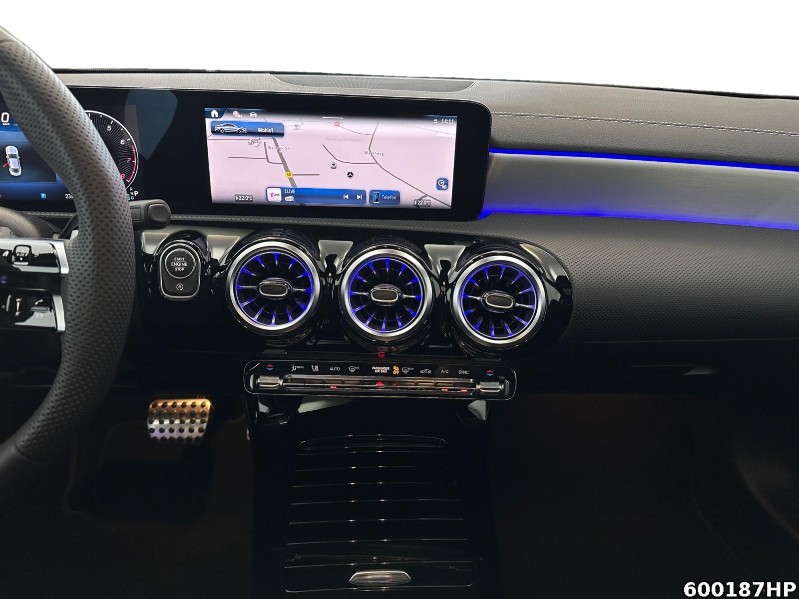 Fahrzeugabbildung Mercedes-Benz CLA 200 AMG Night Pano Distronic Kamera Ambient