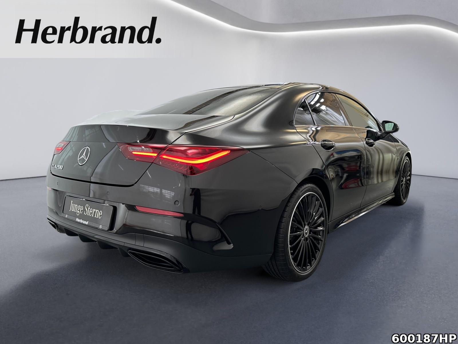 Fahrzeugabbildung Mercedes-Benz CLA 200 AMG Night Pano Distronic Kamera Ambient