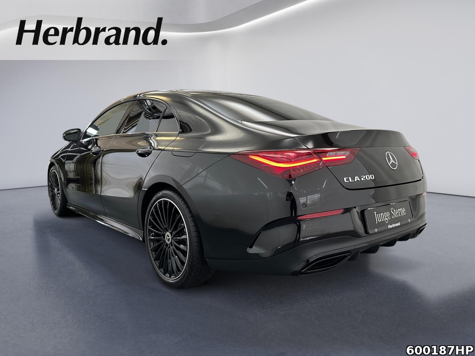 Fahrzeugabbildung Mercedes-Benz CLA 200 AMG Night Pano Distronic Kamera Ambient