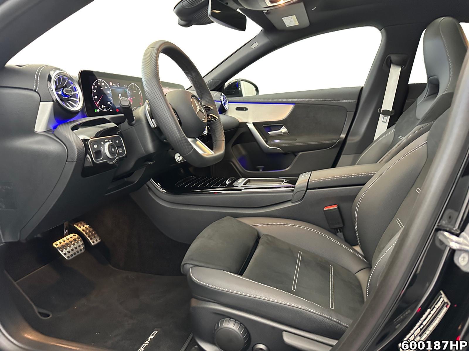 Fahrzeugabbildung Mercedes-Benz CLA 200 AMG Night Pano Distronic Kamera Ambient