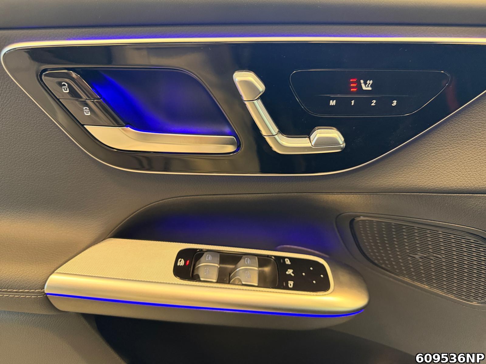 Fahrzeugabbildung Mercedes-Benz GLC 300 de 4M AMG Coupé AHK Pano Memory Distonic