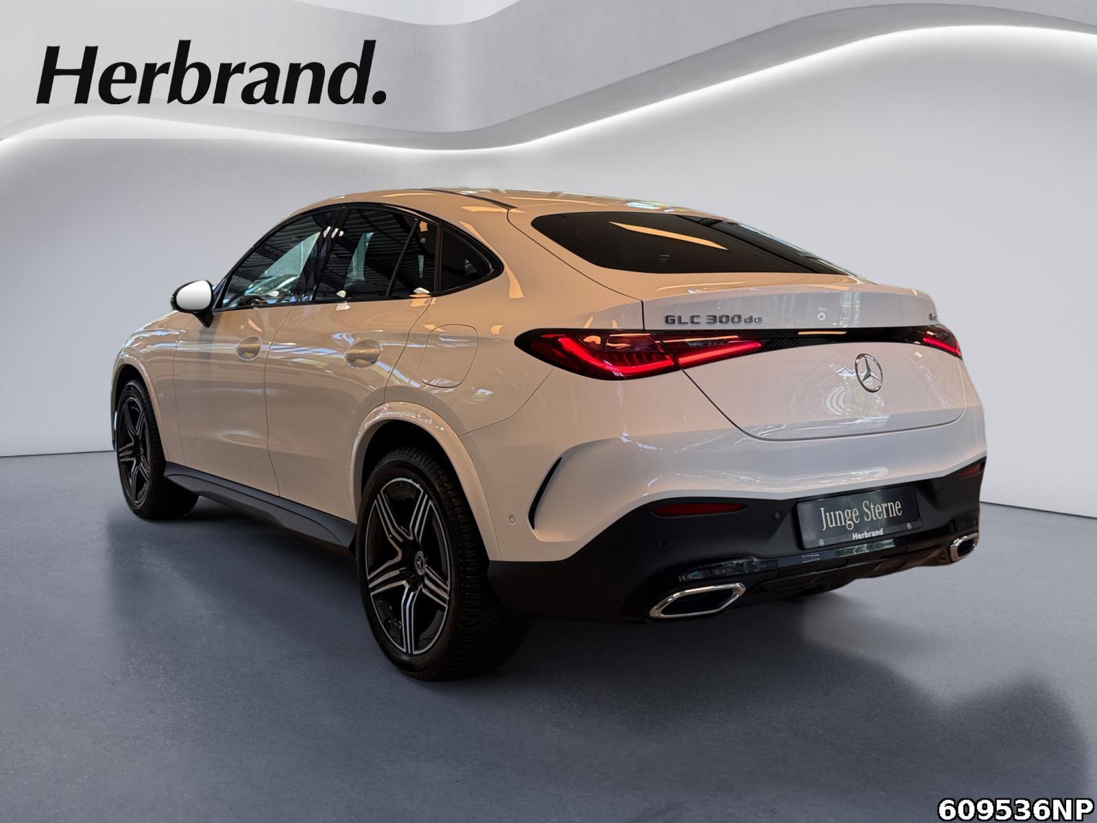 Fahrzeugabbildung Mercedes-Benz GLC 300 de 4M AMG Coupé AHK Pano Memory Distonic