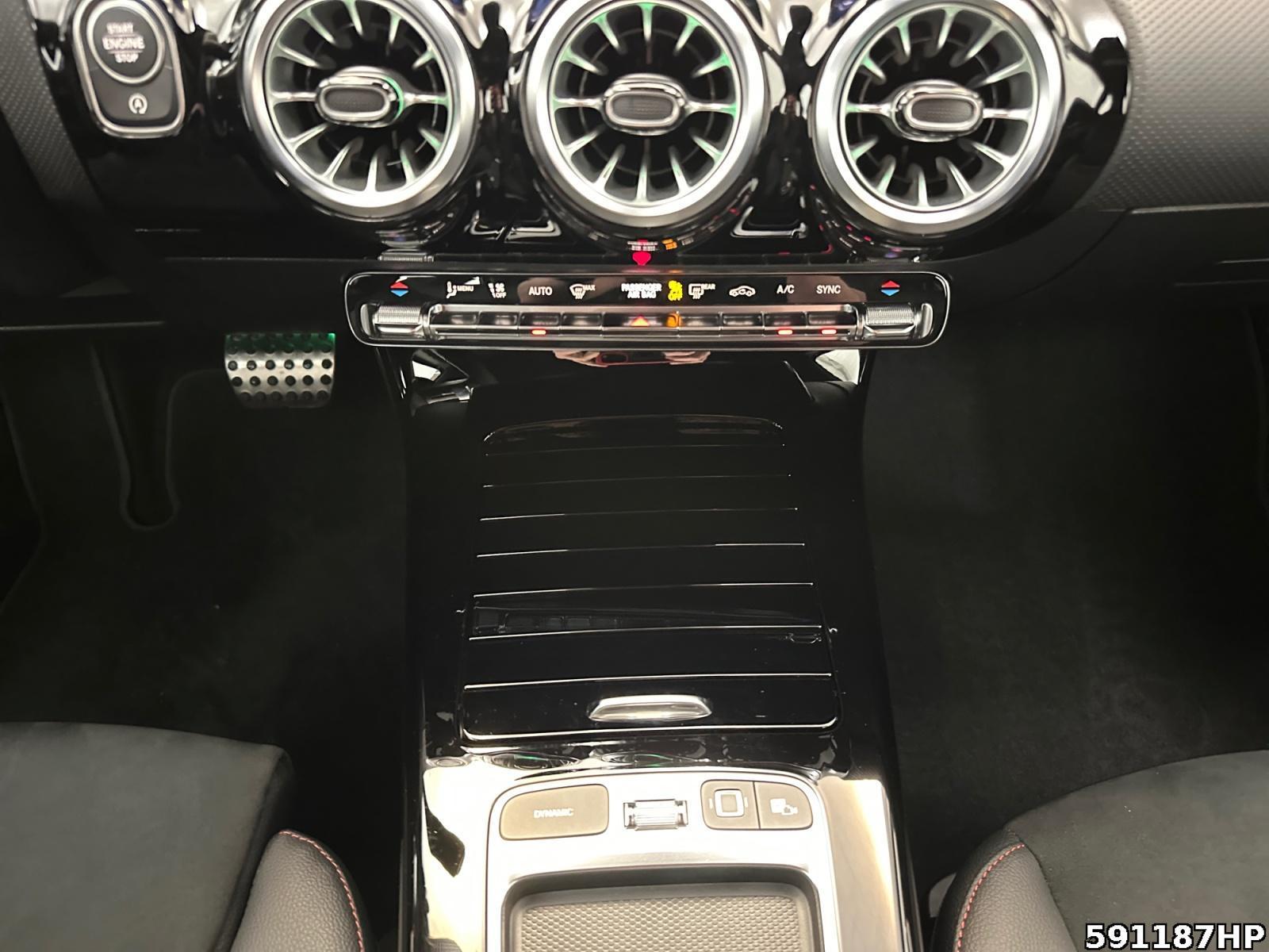 Fahrzeugabbildung Mercedes-Benz A 200 AMG DISTRONIC KEYLESS Ambiente Kamera