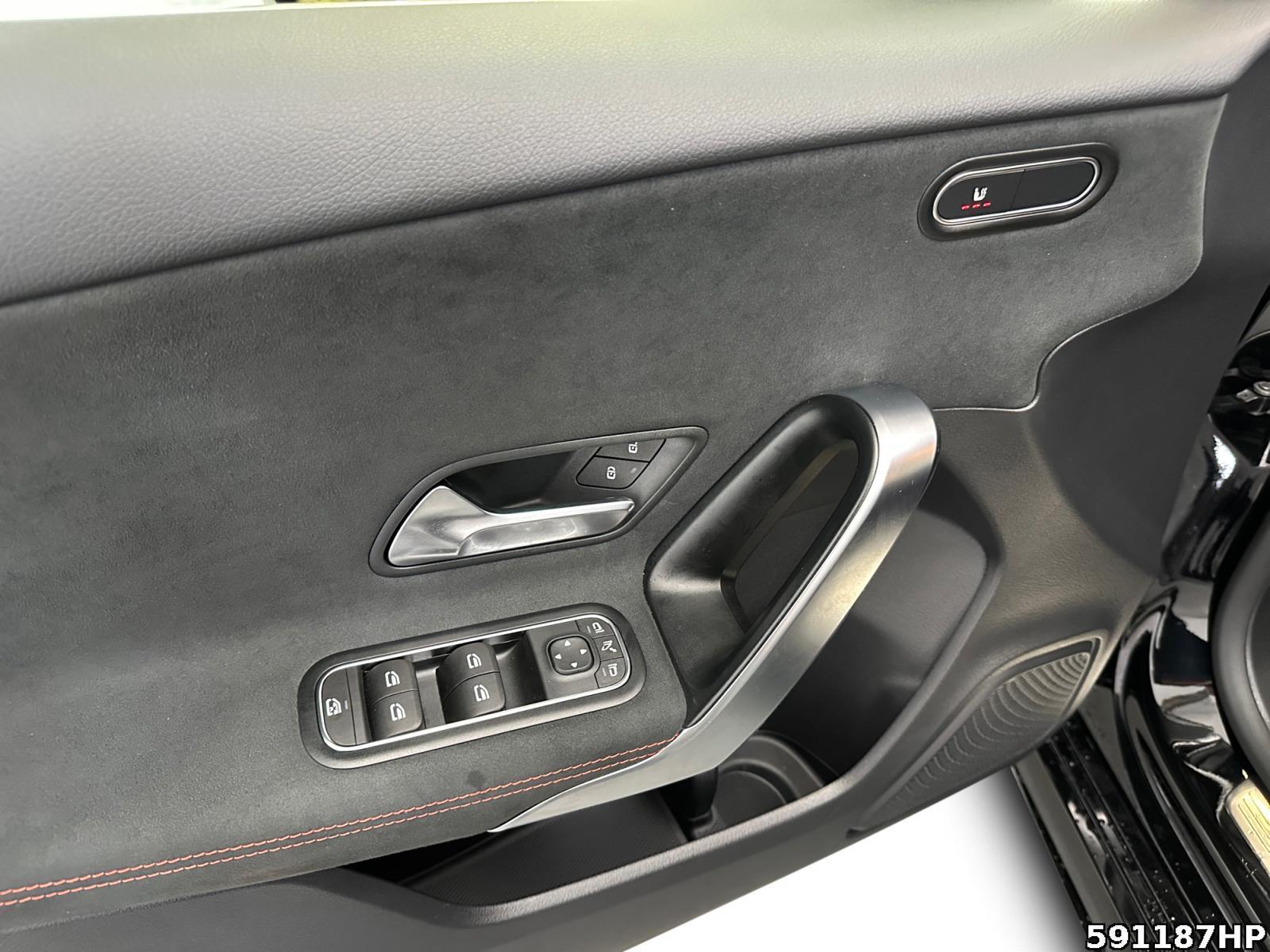 Fahrzeugabbildung Mercedes-Benz A 200 AMG DISTRONIC KEYLESS Ambiente Kamera