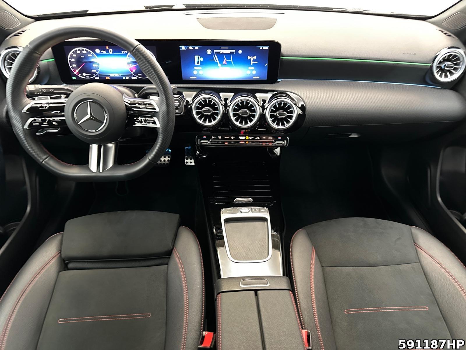 Fahrzeugabbildung Mercedes-Benz A 200 AMG DISTRONIC KEYLESS Ambiente Kamera