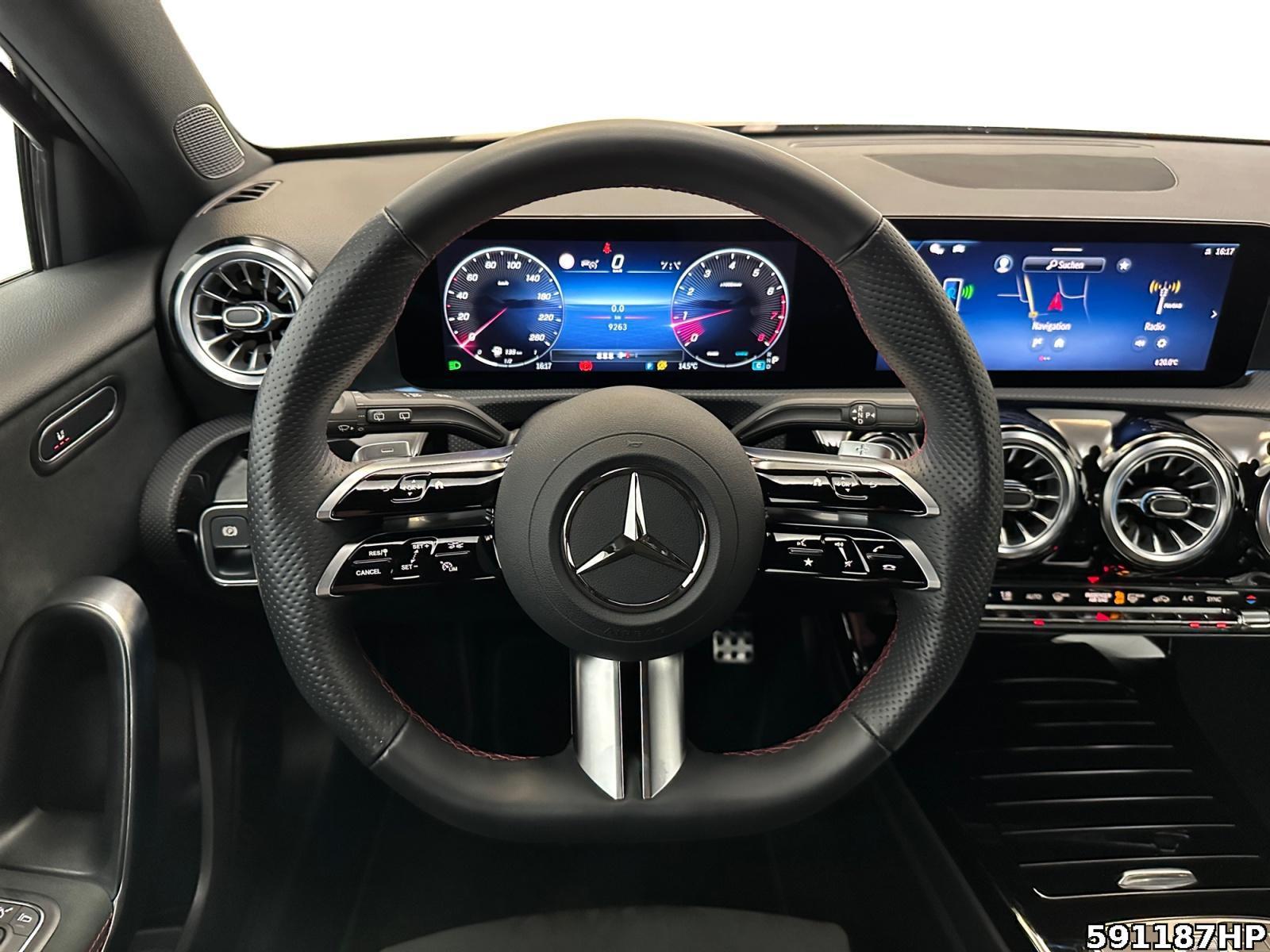 Fahrzeugabbildung Mercedes-Benz A 200 AMG DISTRONIC KEYLESS Ambiente Kamera