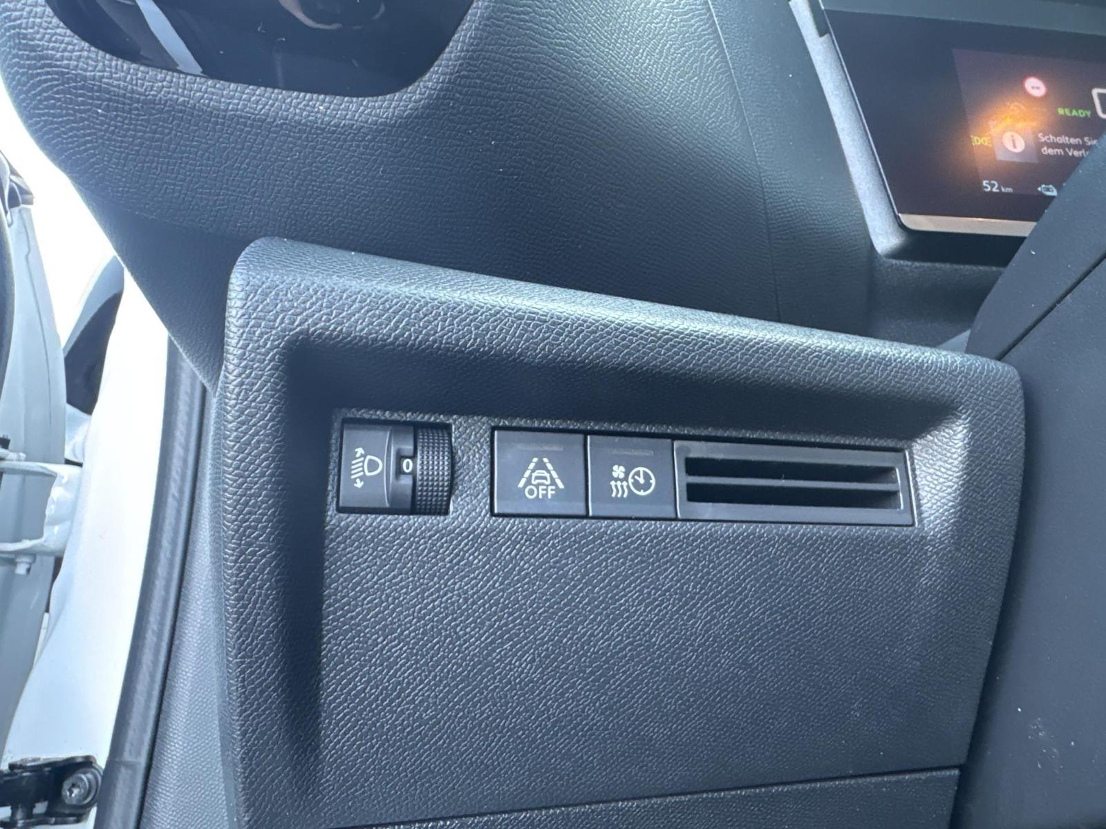 Fahrzeugabbildung Citroën C4 HEAD-UP+NAVI+CARPLAY+PDC+SHZ+ACC+LED+