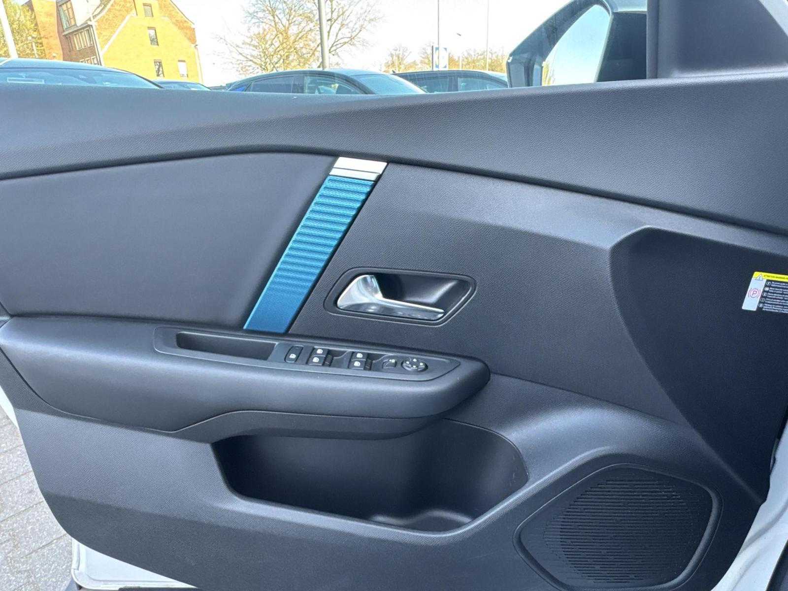 Fahrzeugabbildung Citroën C4 HEAD-UP+NAVI+CARPLAY+PDC+SHZ+ACC+LED+