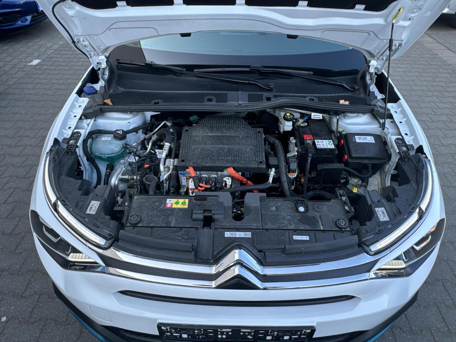 Fahrzeugabbildung Citroën C4 HEAD-UP+NAVI+CARPLAY+PDC+SHZ+ACC+LED+