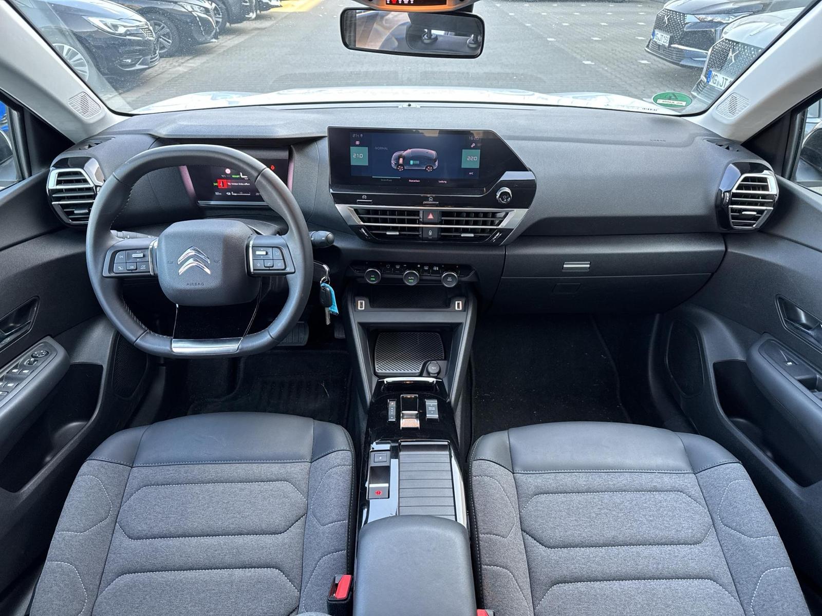 Fahrzeugabbildung Citroën C4 HEAD-UP+NAVI+CARPLAY+PDC+SHZ+ACC+LED+