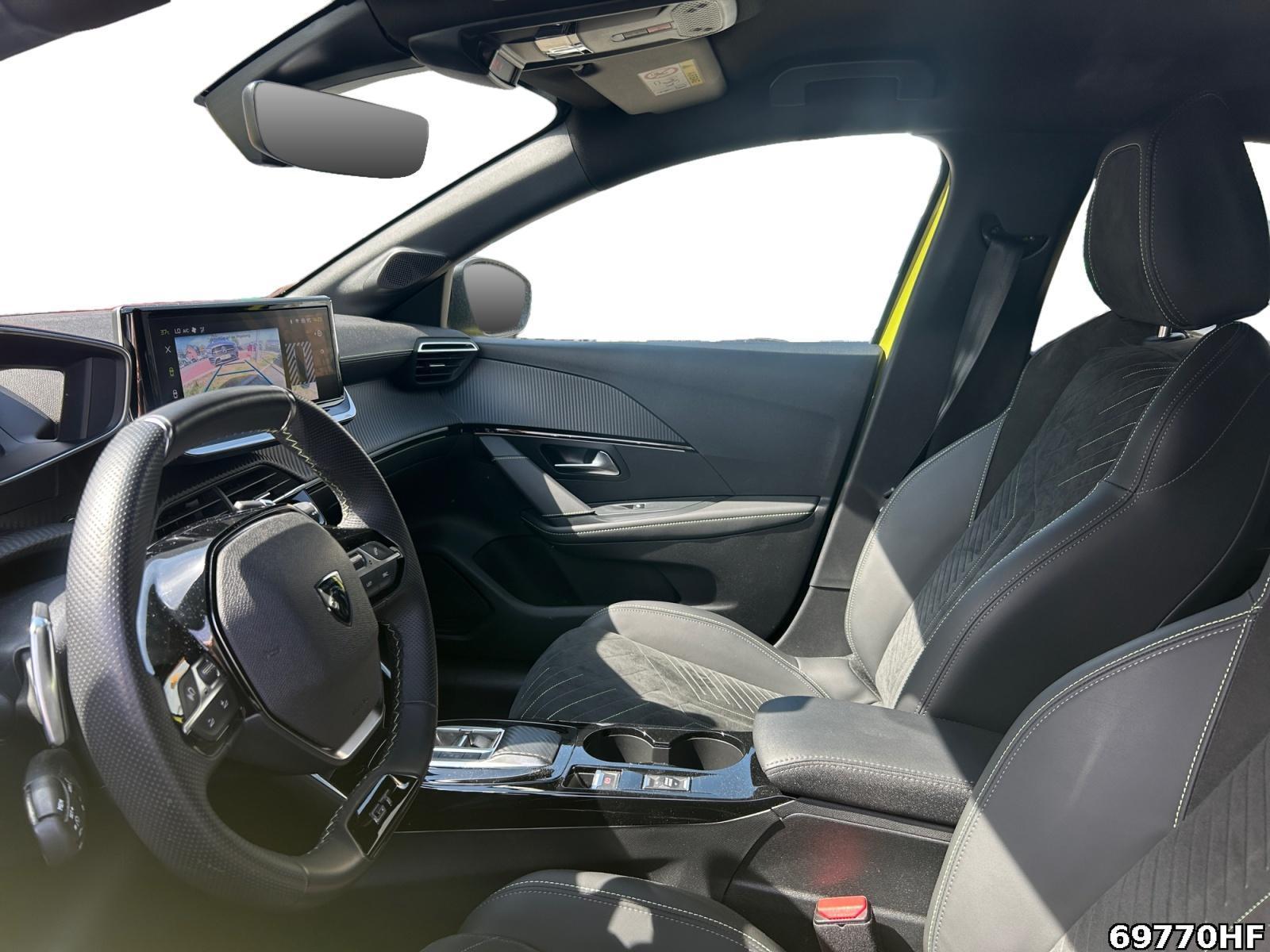 Fahrzeugabbildung Peugeot 208 1.2 Hybrid 136 GT (EURO 6e)