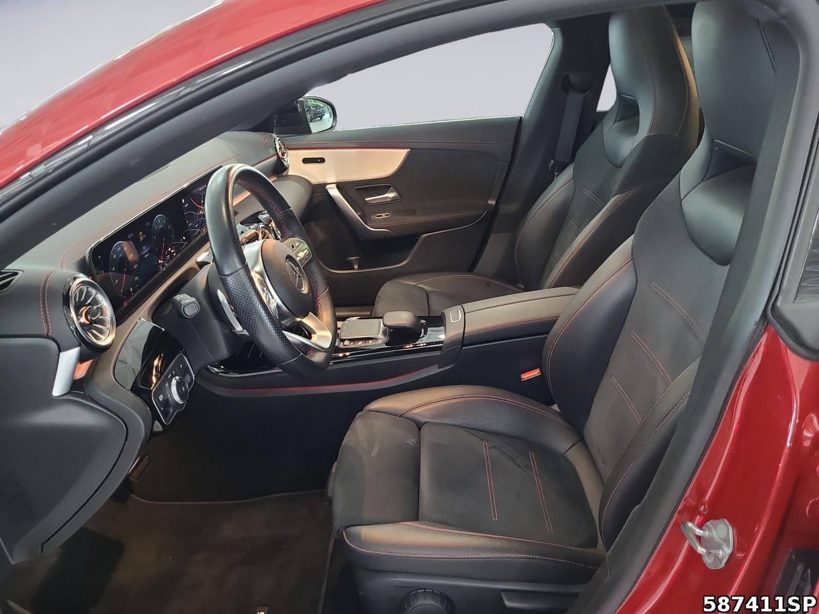 Fahrzeugabbildung Mercedes-Benz CLA 200 Shooting Brake AMG NIGHT PANORAMA KAMER