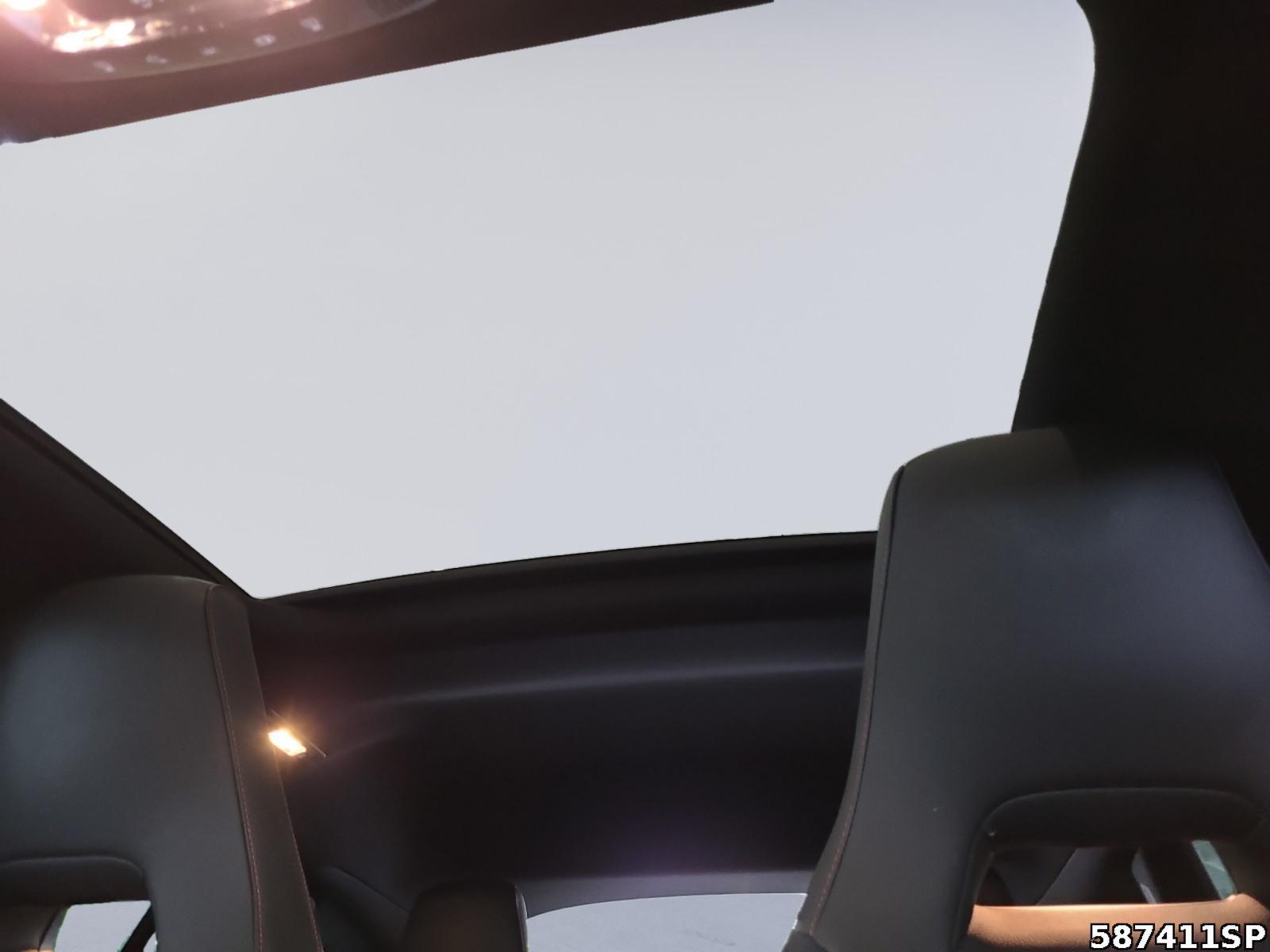 Fahrzeugabbildung Mercedes-Benz CLA 200 Shooting Brake AMG NIGHT PANORAMA KAMER