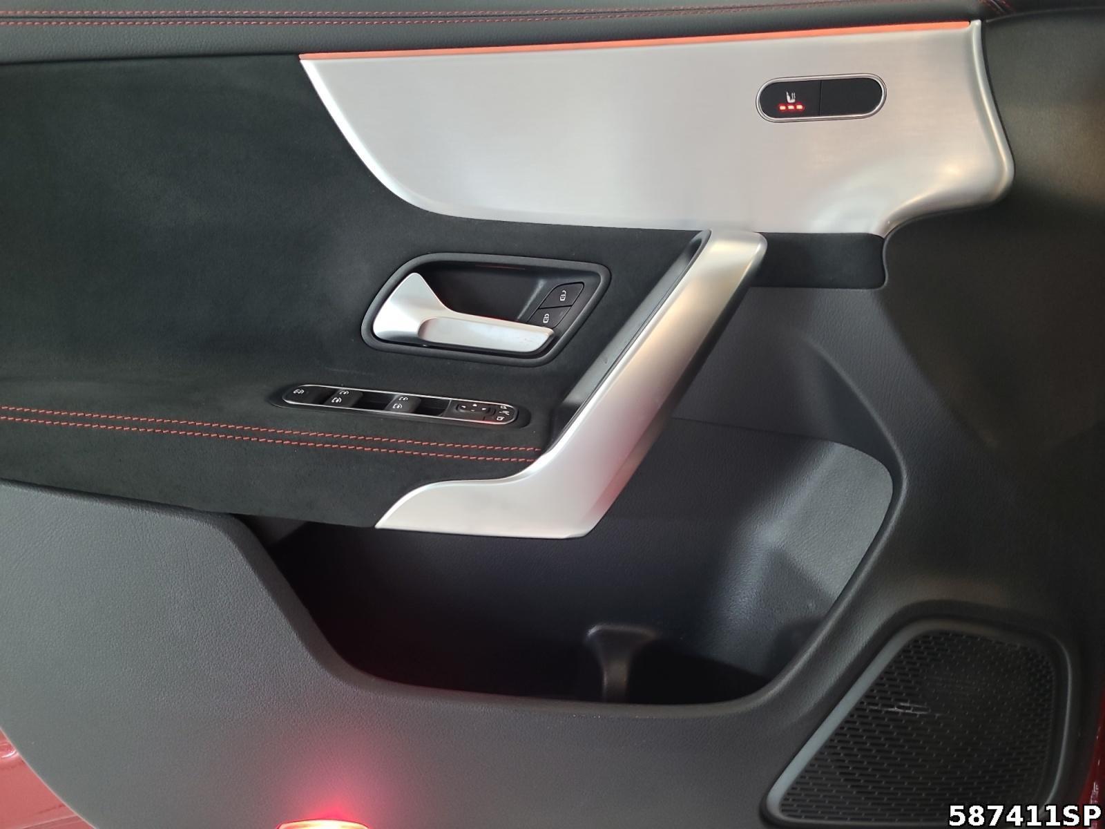 Fahrzeugabbildung Mercedes-Benz CLA 200 Shooting Brake AMG NIGHT PANORAMA KAMER