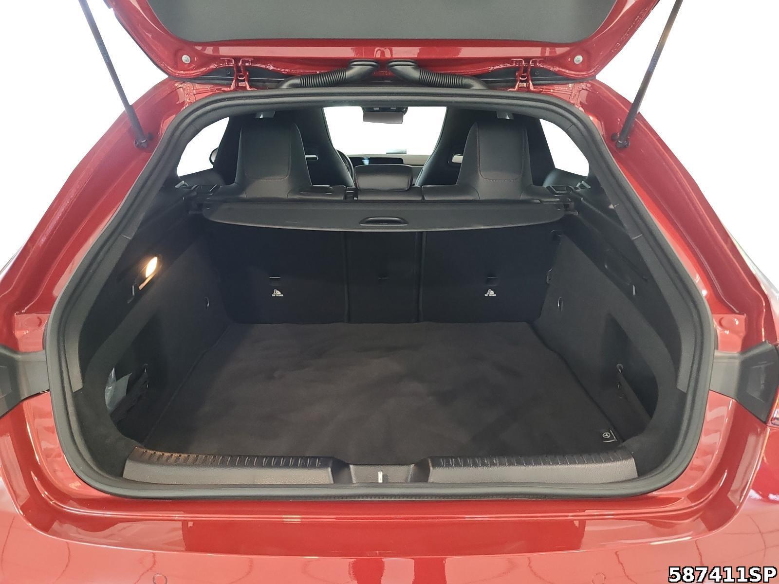 Fahrzeugabbildung Mercedes-Benz CLA 200 Shooting Brake AMG NIGHT PANORAMA KAMER