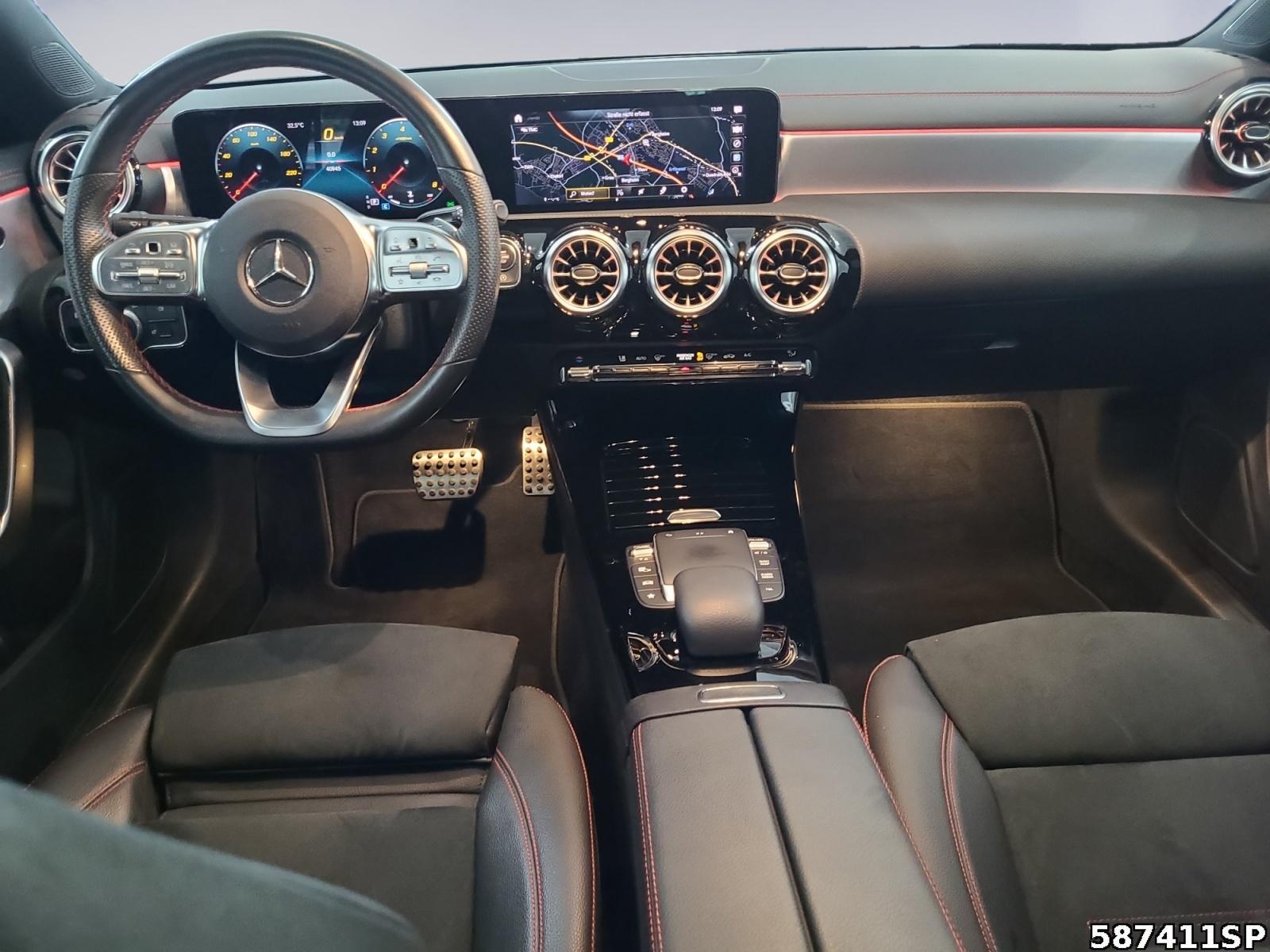 Fahrzeugabbildung Mercedes-Benz CLA 200 Shooting Brake AMG NIGHT PANORAMA KAMER