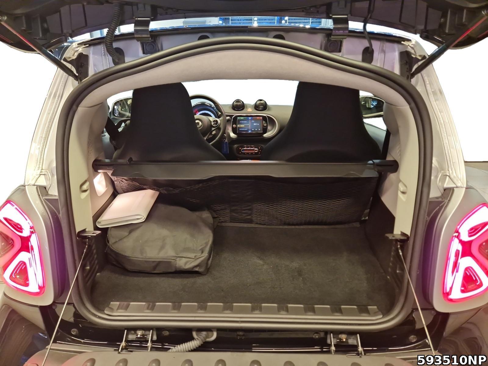 Fahrzeugabbildung Smart ForTwo EQ Pano LED Ambiente Kamera Sitzhzg. .