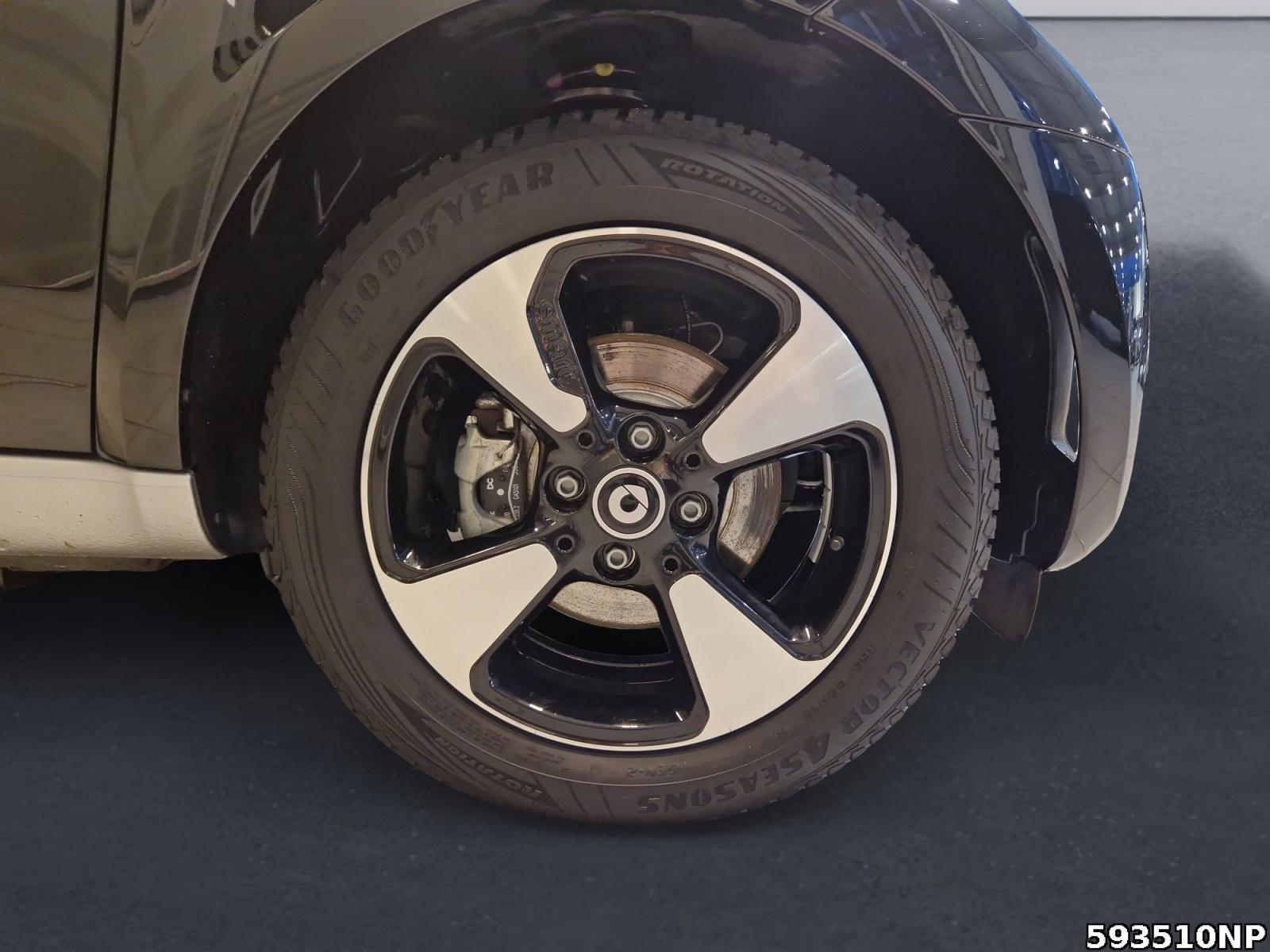 Fahrzeugabbildung Smart ForTwo EQ Pano LED Ambiente Kamera Sitzhzg. .