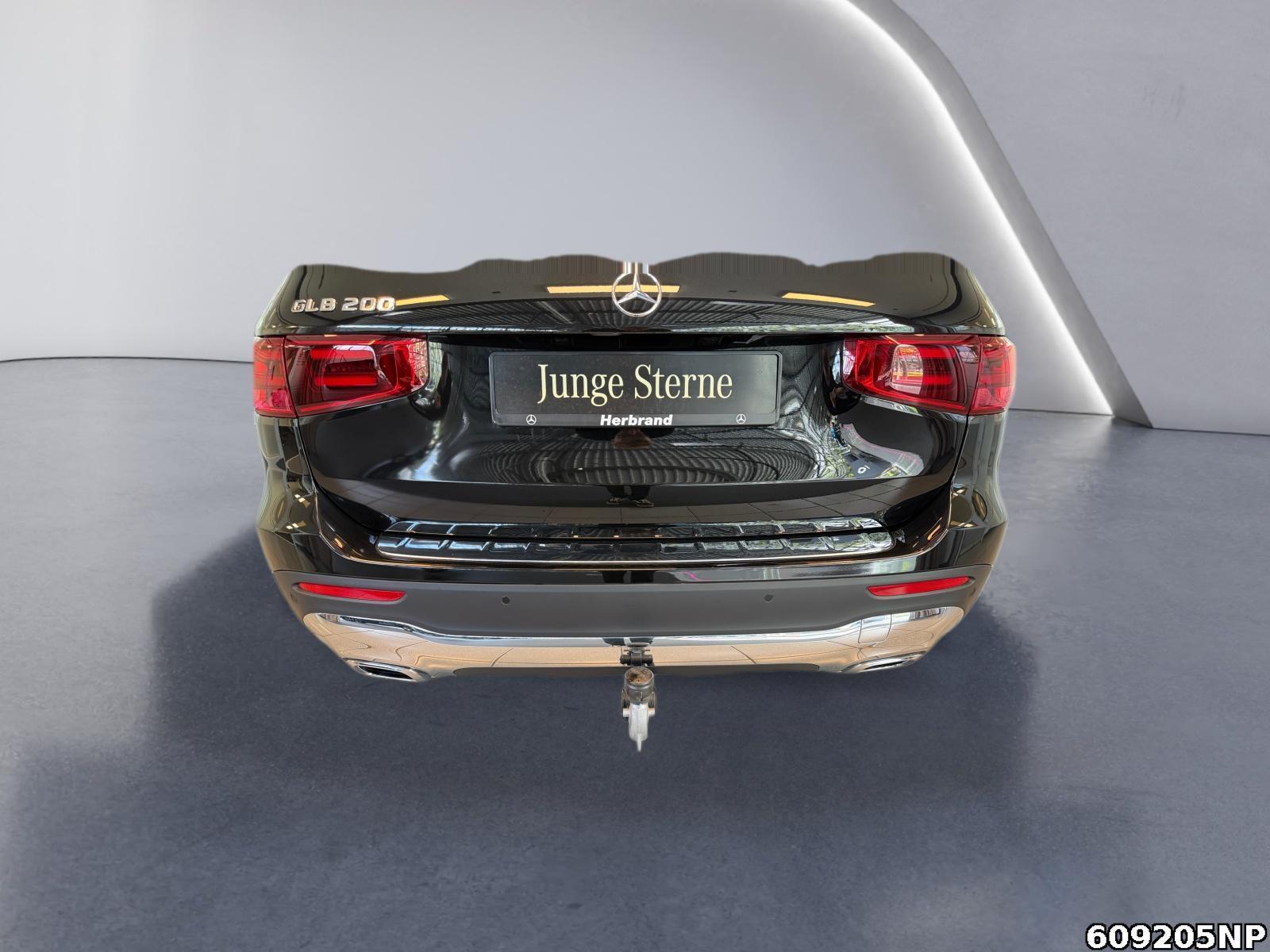 Fahrzeugabbildung Mercedes-Benz GLB 200 Progressive AHK Distronic LED Kamera 18