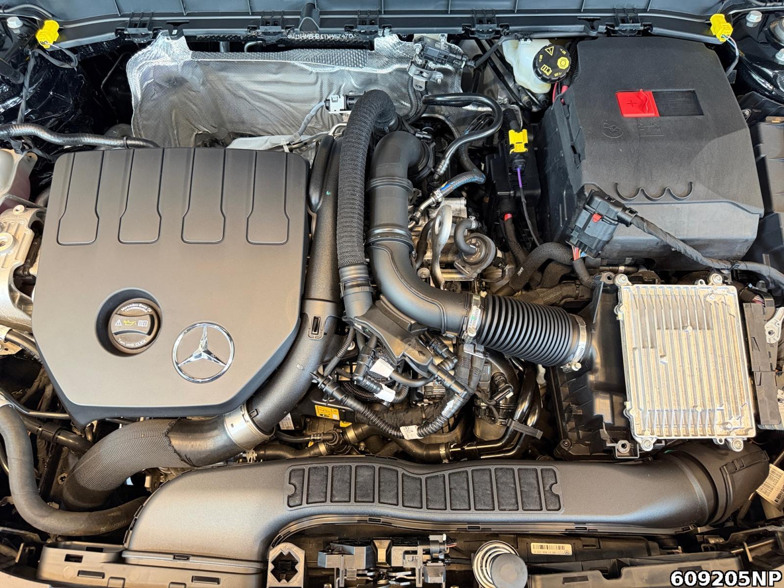 Fahrzeugabbildung Mercedes-Benz GLB 200 Progressive AHK Distronic LED Kamera 18