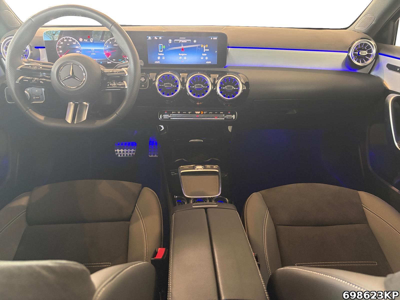Fahrzeugabbildung Mercedes-Benz A 200 AMG Night Ambiente 19