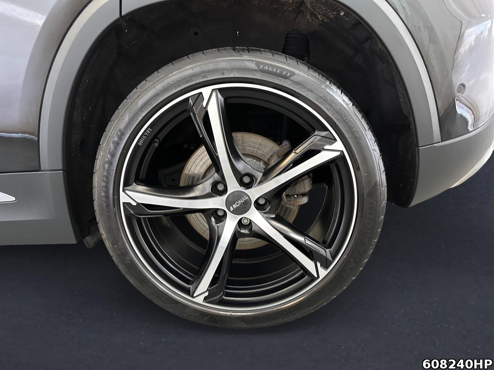 Fahrzeugabbildung Mercedes-Benz GLA 220 d Progressive AHK DISTRONIC Pano Memory