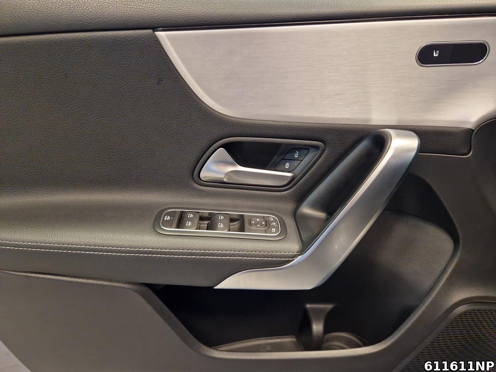 Fahrzeugabbildung Mercedes-Benz A 180 Progressive DAB+ CarPlay Android Agumentet