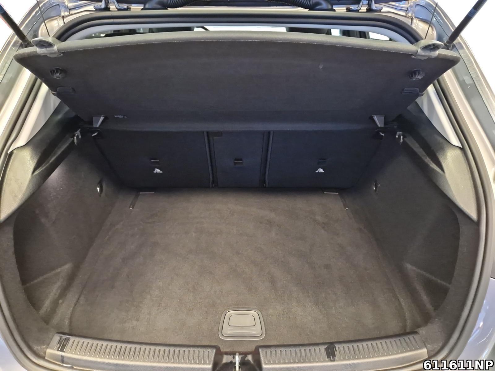Fahrzeugabbildung Mercedes-Benz A 180 Progressive DAB+ CarPlay Android Agumentet