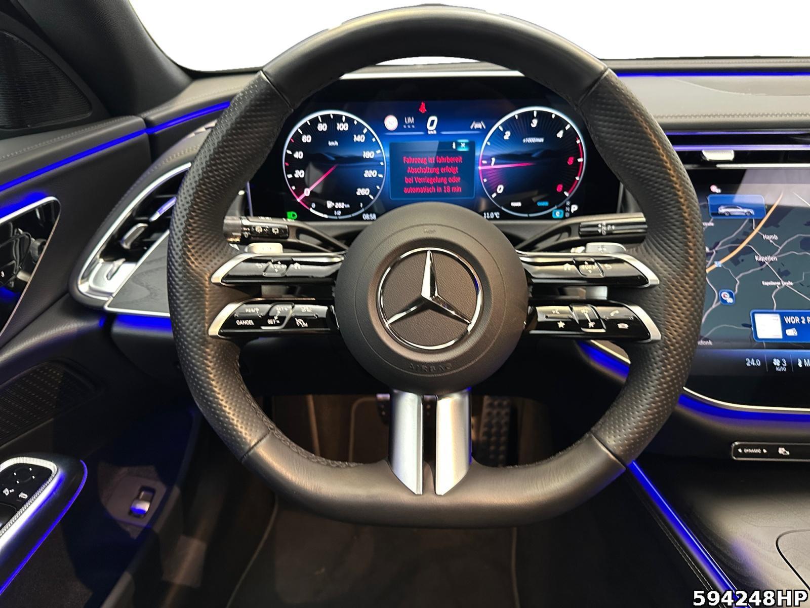 Fahrzeugabbildung Mercedes-Benz E 220 d T AMG Night Pano AHK DISTRONIC 21