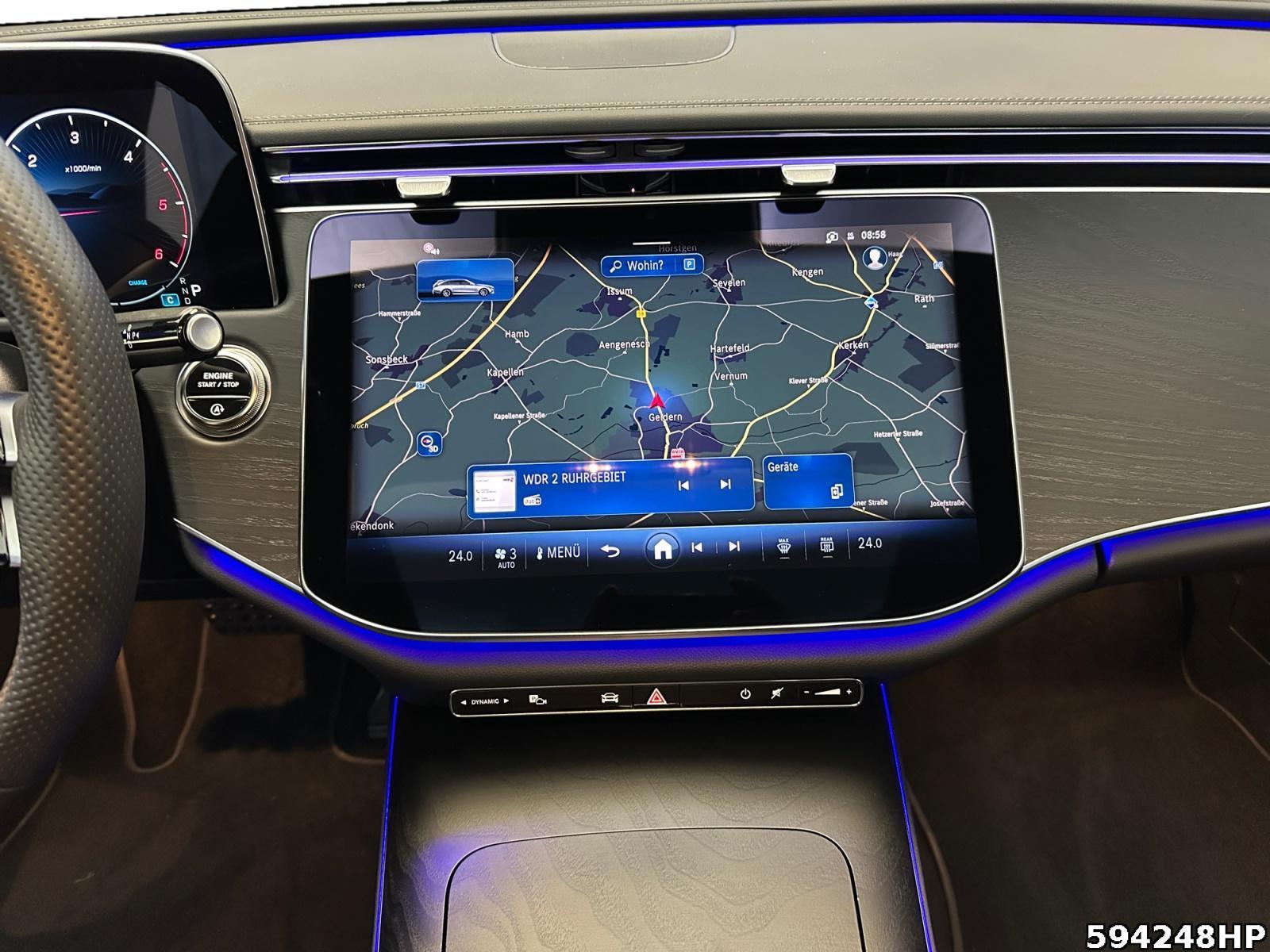 Fahrzeugabbildung Mercedes-Benz E 220 d T AMG Night Pano AHK DISTRONIC 21