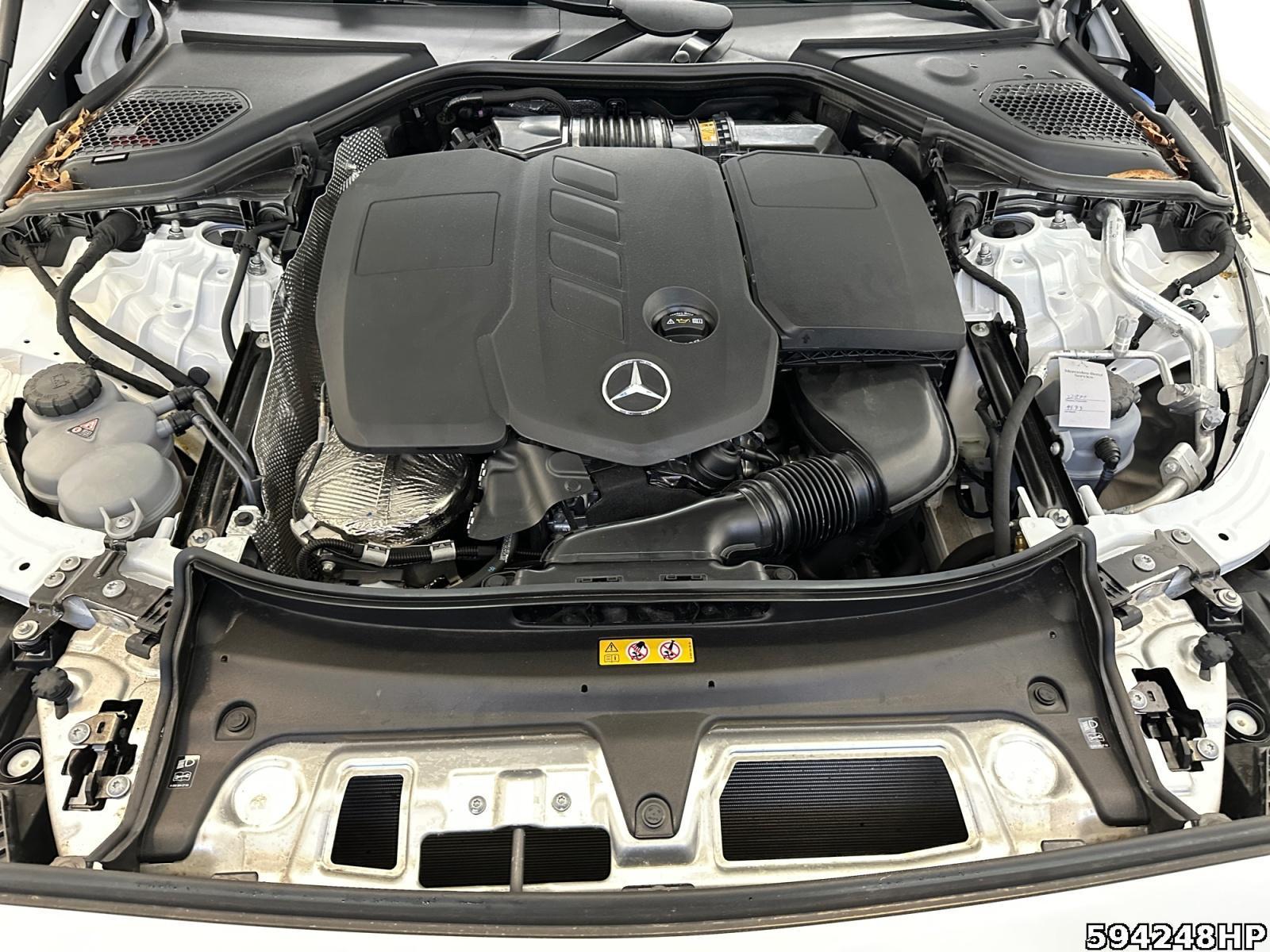 Fahrzeugabbildung Mercedes-Benz E 220 d T AMG Night Pano AHK DISTRONIC 21