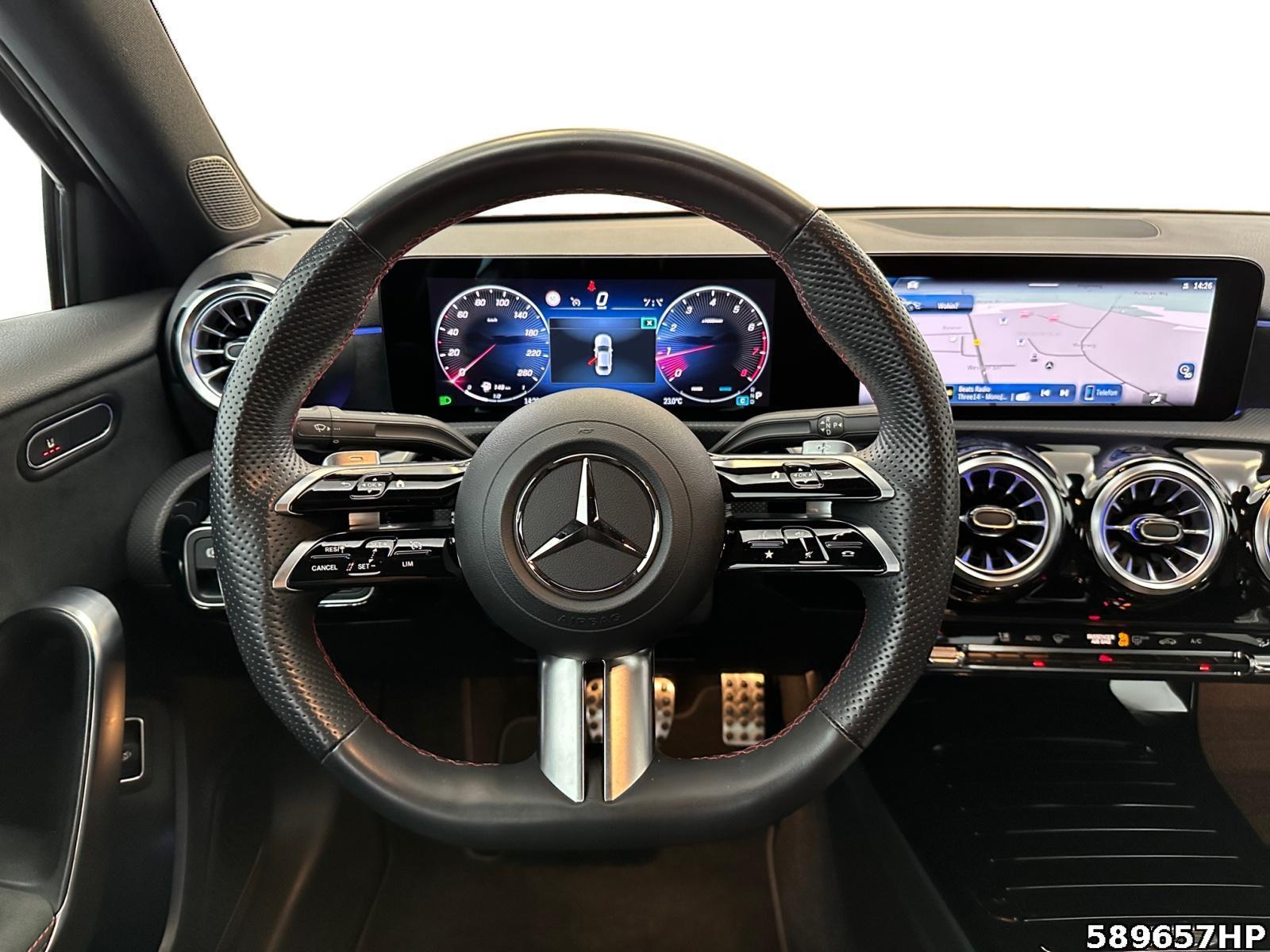 Fahrzeugabbildung Mercedes-Benz A 200 AMG Limousine Night Keyless Go Ambiente