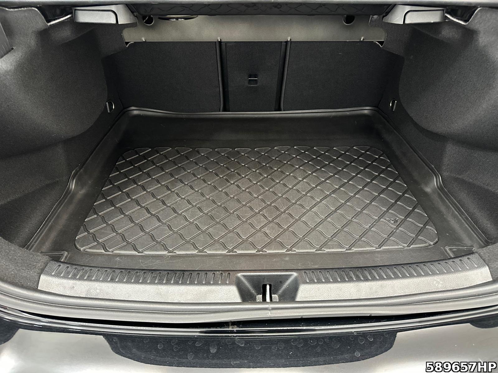 Fahrzeugabbildung Mercedes-Benz A 200 AMG Limousine Night Keyless Go Ambiente