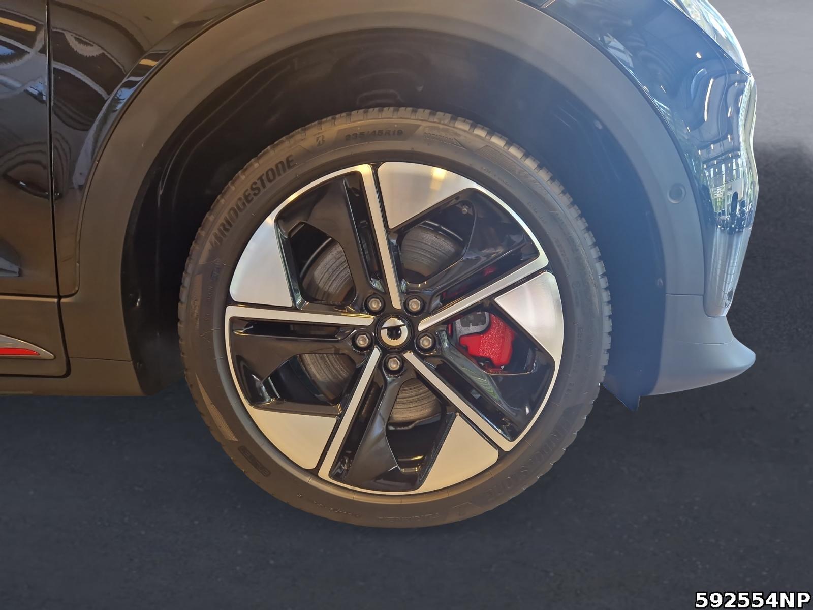 Fahrzeugabbildung Smart ONE Brabus Panorama Head-Up Matrix Beats 360° 19
