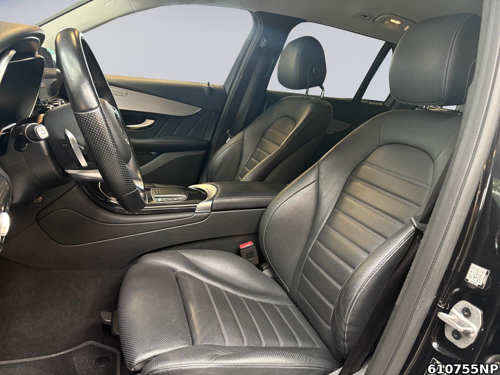 Fahrzeugabbildung Mercedes-Benz GLC 300 e 4M AMG AHK Distronic 360° Night-Paket