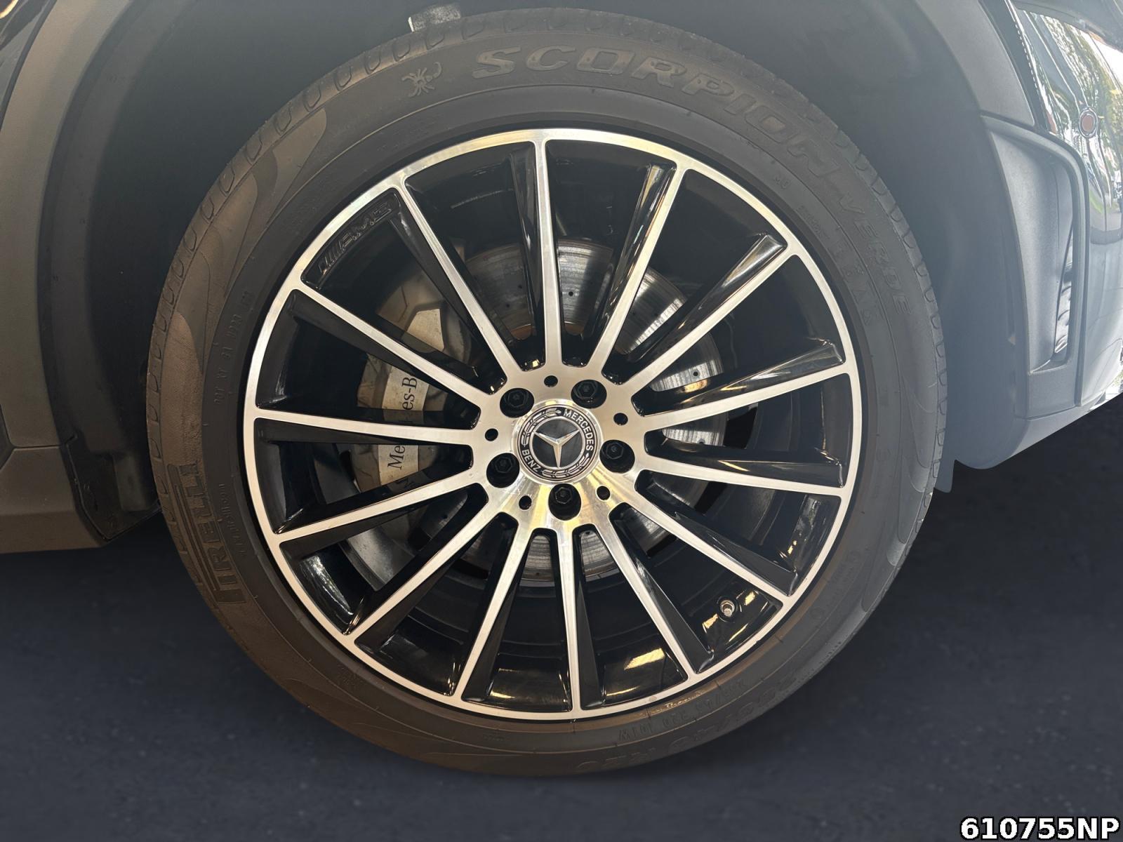 Fahrzeugabbildung Mercedes-Benz GLC 300 e 4M AMG AHK Distronic 360° Night-Paket